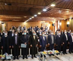 بازدید رئیس کل بیمه مرکزی از شعبه ارومیه بیمه کارآفرین و تقدیر از نمایندگان برتر استان