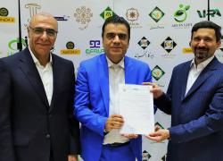 حنجره ی مصطفی فیروزی مجری صدا و سیما توسط بیمه ی کار آفرین بیمه شد.